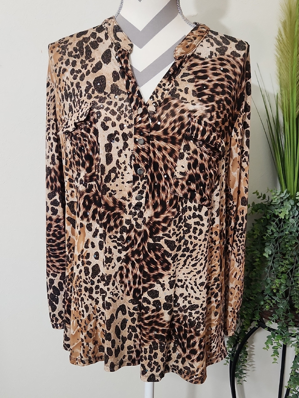 Brittany Black Leopard Print Long Sleeve V-Neck Top Shiny Dots